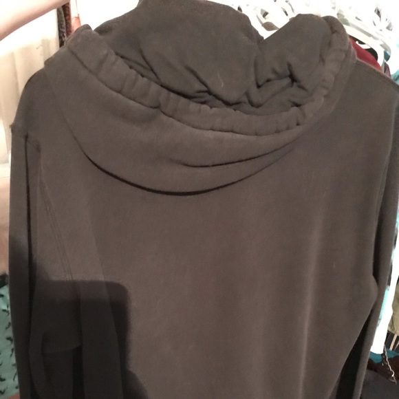 Hollister sweater - Picture 2 of 2